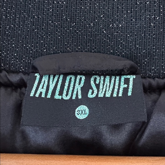 Taylor Swift The Life of a Showgirl Got A Wi$hli$t Bomber Jacket Black Size 3X - Picture 12 of 16